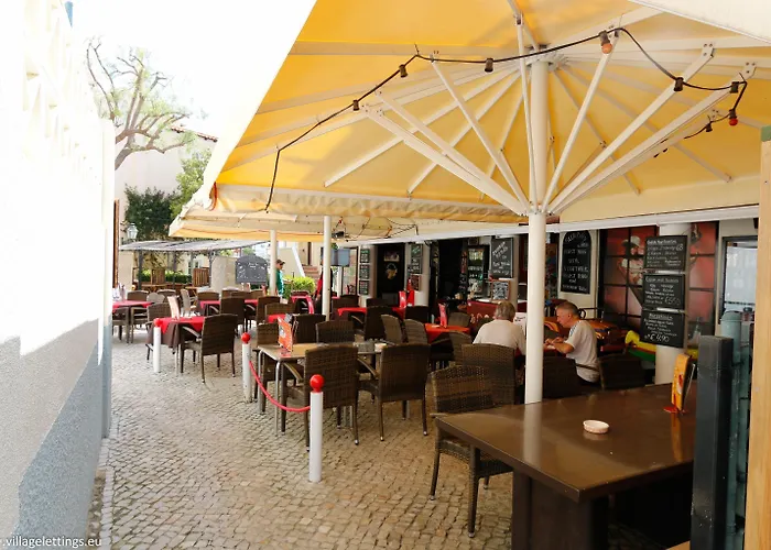 Old Village Apartament *