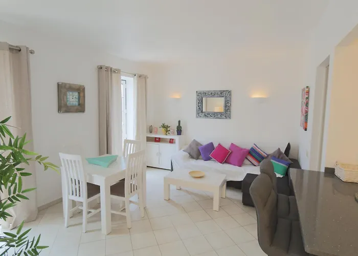 Old Village Apartament *