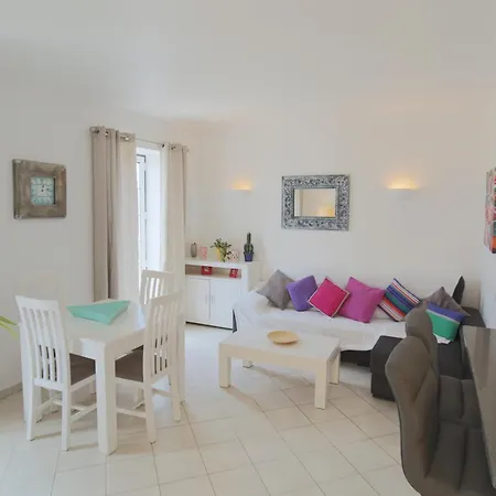 Old Village شقة *