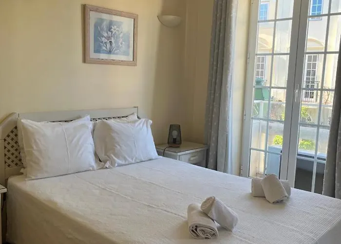 Old Village شقة فيلامورا