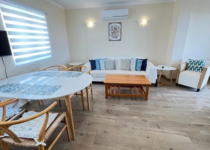 Old Village فيلامورا